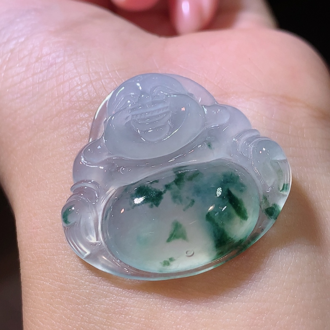 ️️高冰飘花佛公挂件。种老底子细腻，品相喜悦，佩带简单大方货号77416，29.6-31.2-6.