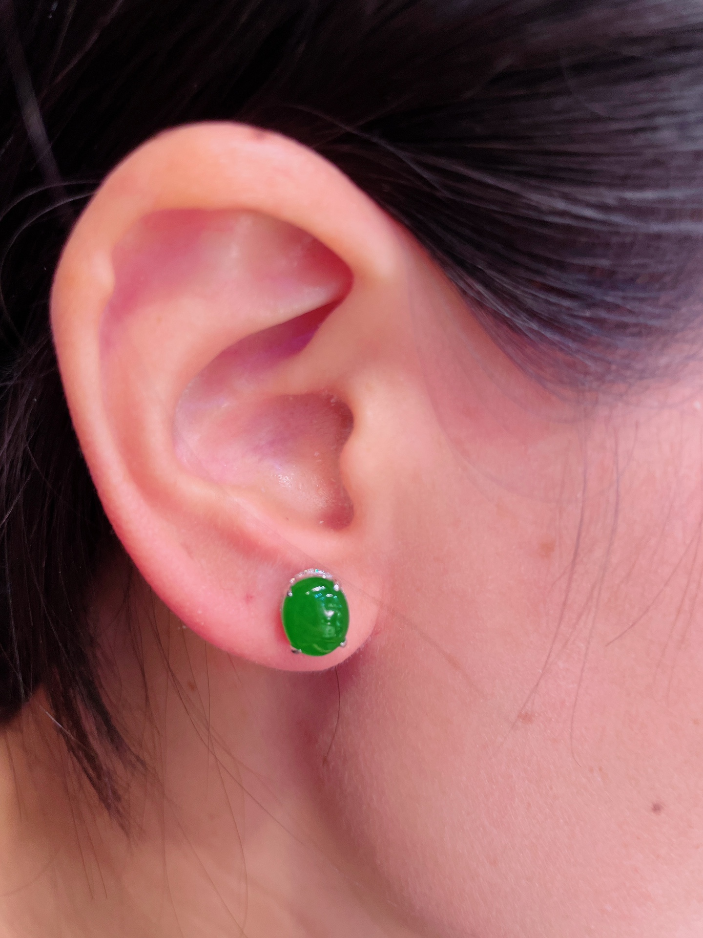 ️超值，高冰绿蛋面耳钉 晶莹剔透，新颖时尚，无裂，9-7-4