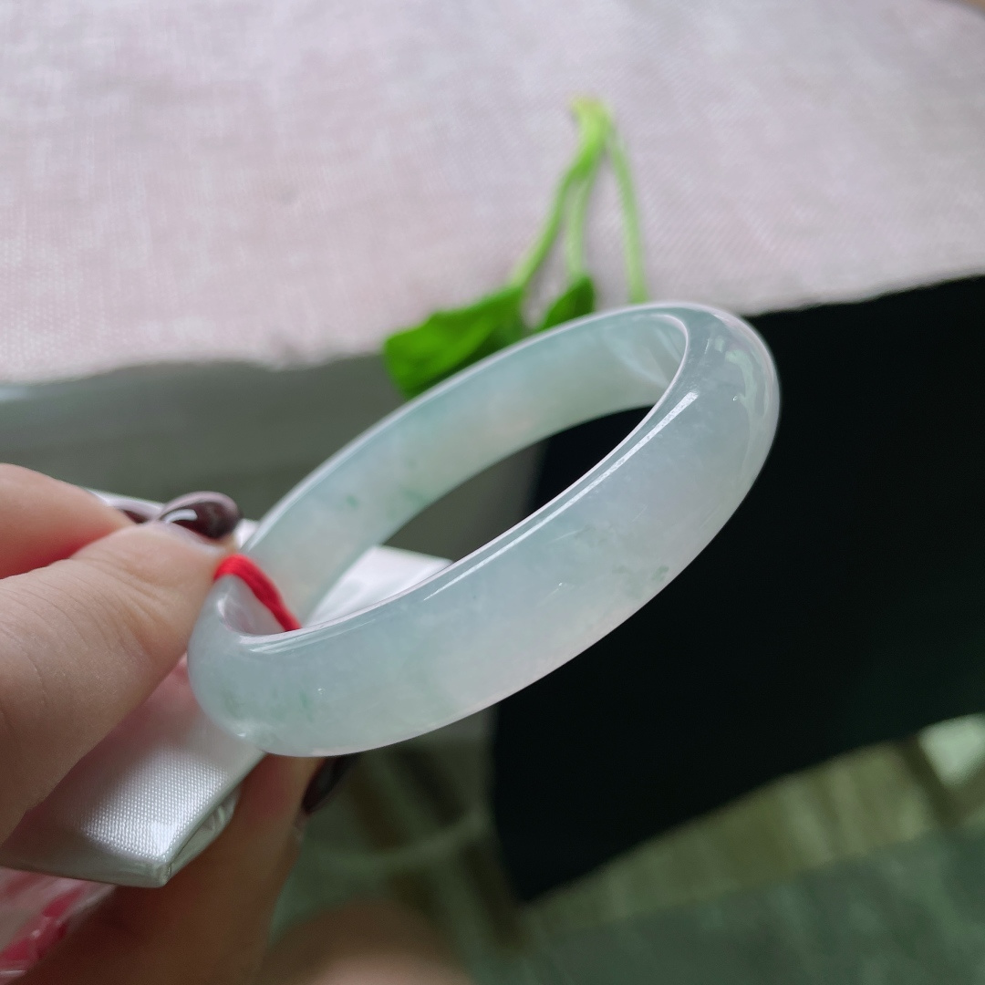 54（48.6）/11.6/6.9绿底贵妃，冰润细腻，秀丽，飘逸灵动，贵气，无裂，ss51235a