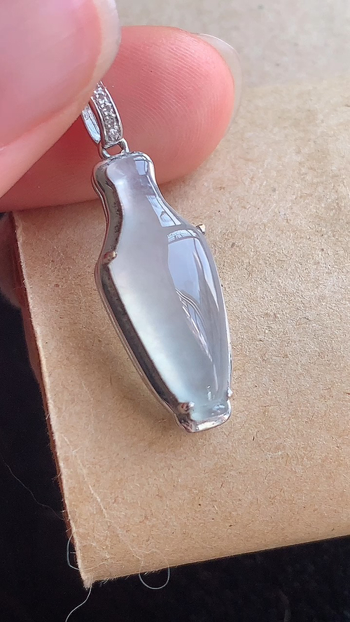 ️天然翡翠，冰透水瓶，18k金项链，20.3-8-4，yl418