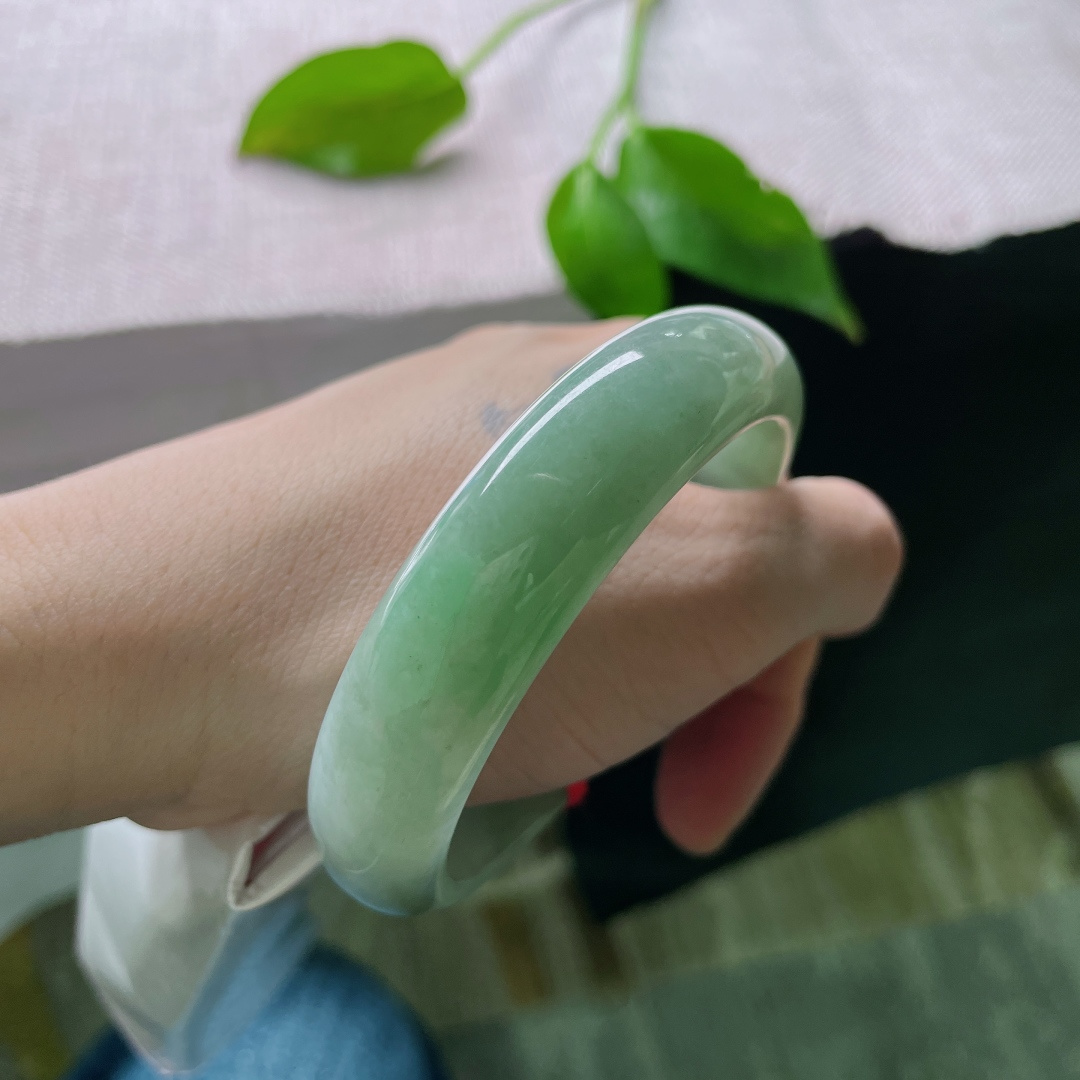 57.8/14.5/8油青正圈，水润细腻，清雅，贵气，宽版，无裂，ss51201a