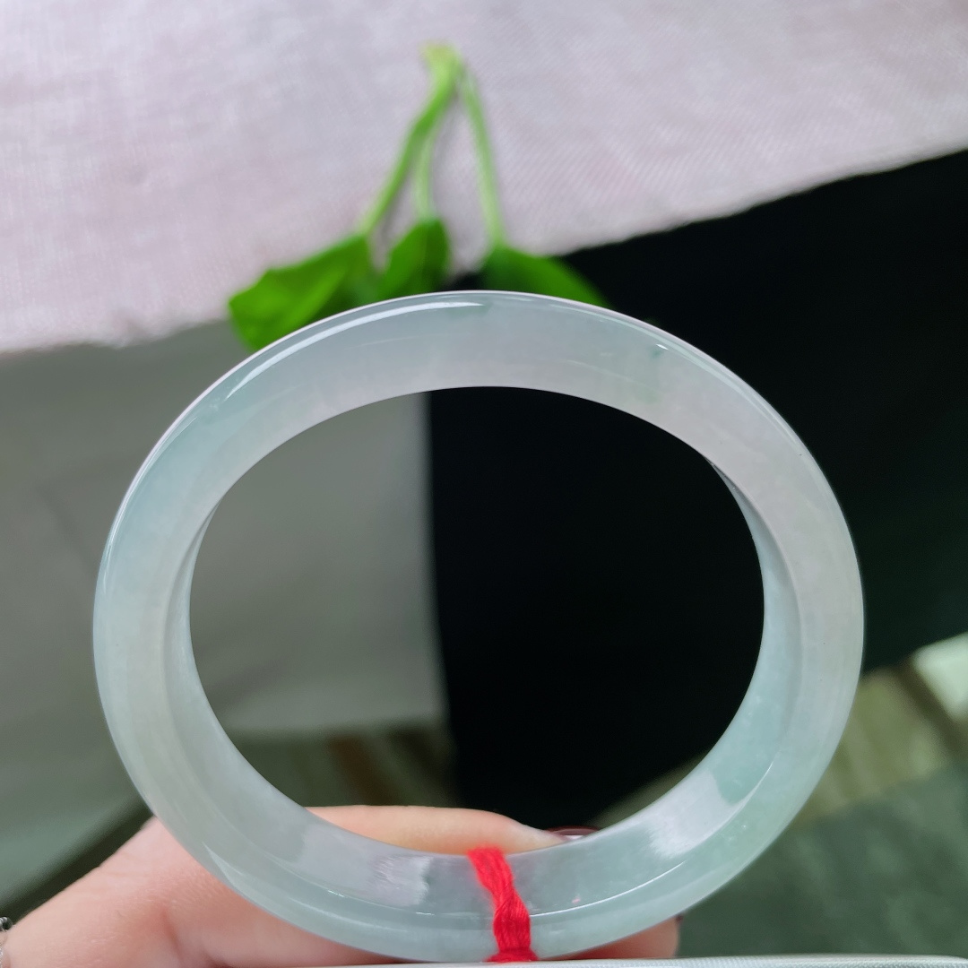 54（48.6）/11.6/6.9绿底贵妃，冰润细腻，秀丽，飘逸灵动，贵气，无裂，ss51235a