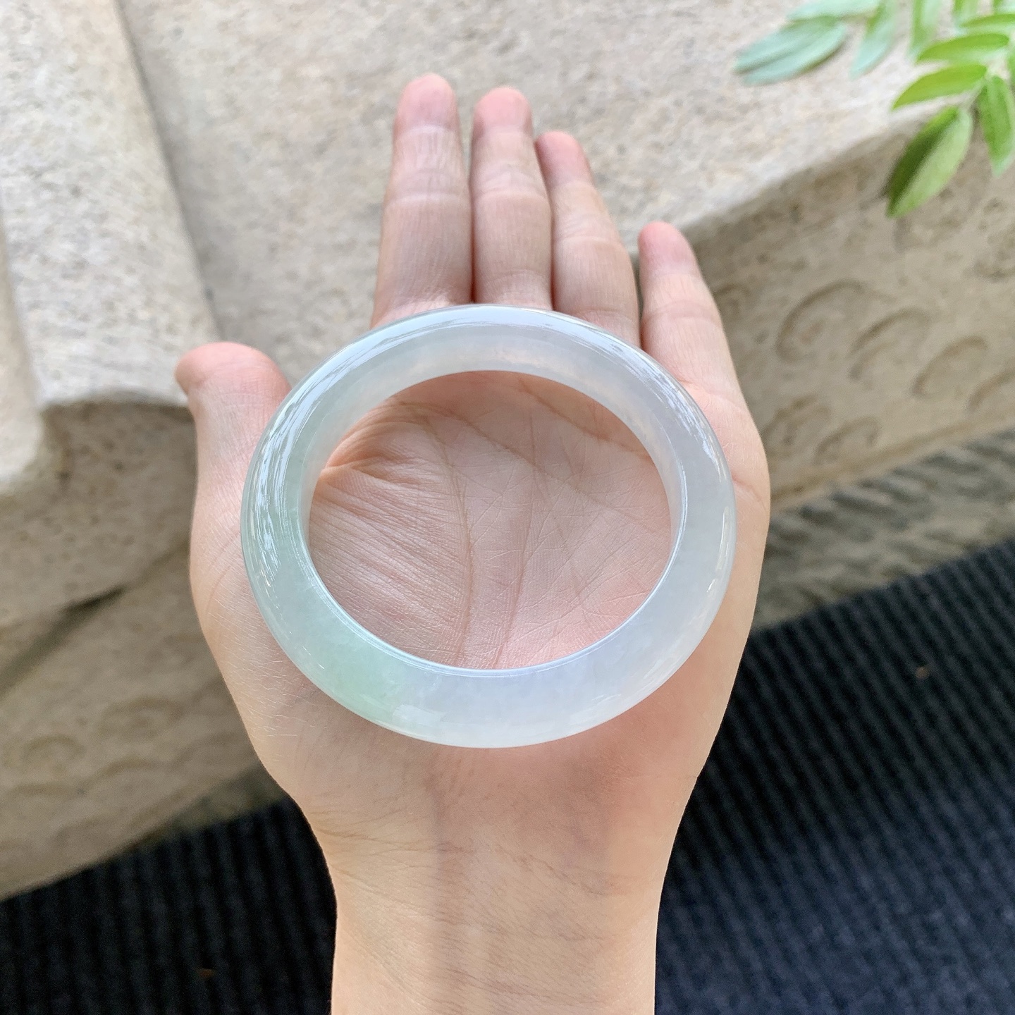 正圈53 54 圈口54.5/10/9 编码FL042005 糯冰底色，水润，种老，细腻，打灯有纹线