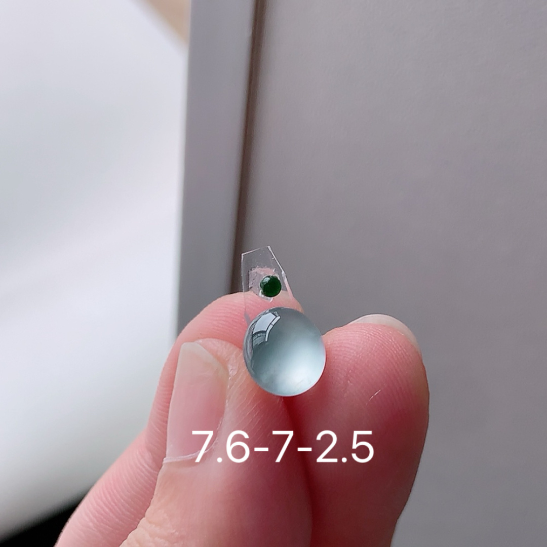 货号38417，7.6-7-2.5，冰种旦面 种老无裂水润，饱满肉厚，佩戴清新优雅