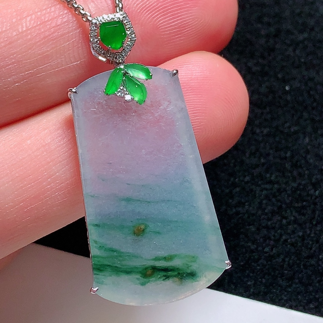 ️18k金镶嵌冰种飘花无事牌，种老水头好，又冰又润，饱满无裂：38.2/17.2/3.9mm裸石：30.7/16.8/1.5mm，ss50182a