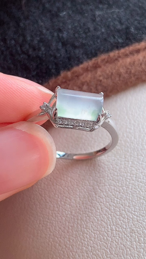 ️超值，天然翡翠，冰透马鞍戒，18k金，尺寸8.5-5.8-4.5，yl418