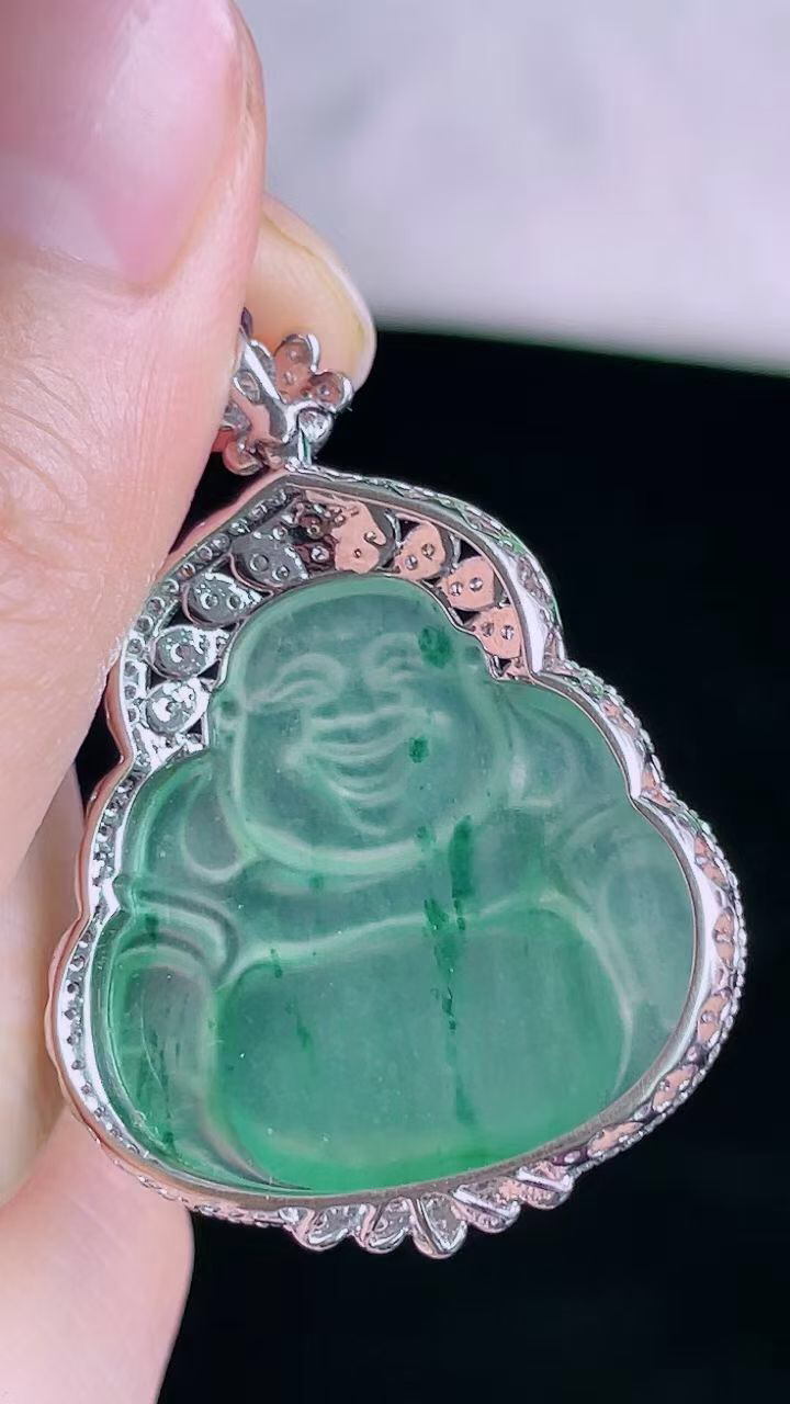 【翡翠名称】18K金豪华镶钻冰飘花佛公吊坠
【翡翠尺寸】含金36.2/26.7/8mm
【翡翠描述】宝贝种老水足，玉质细腻，色泽靓丽，性价比高，佩戴效果好！
【其它赠送】权威证书/精美挂绳盒子/支持全国复检