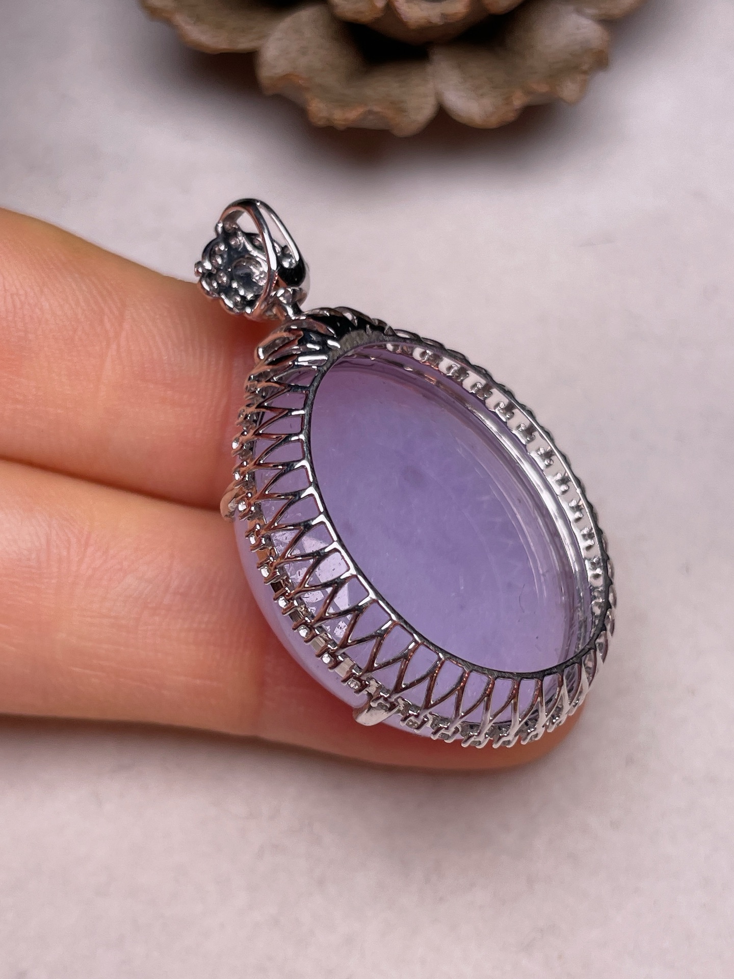 18 K金镶鸽子蛋，冰糯种满紫，无裂，一手货源，裸石尺寸25/20.6/15含金厚长37.5