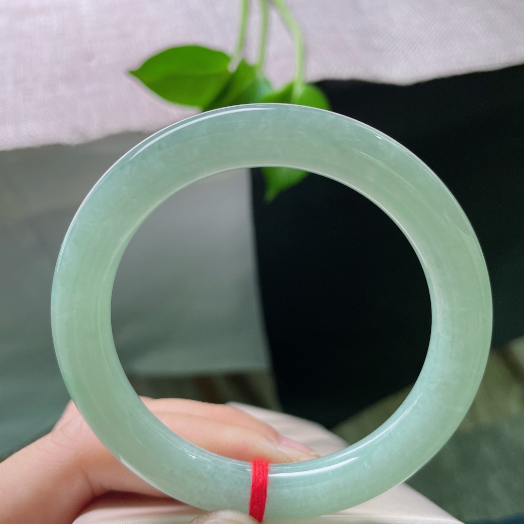 55.2/9.9果绿圆条，水润，细腻，青春年华，无裂，ss48979a