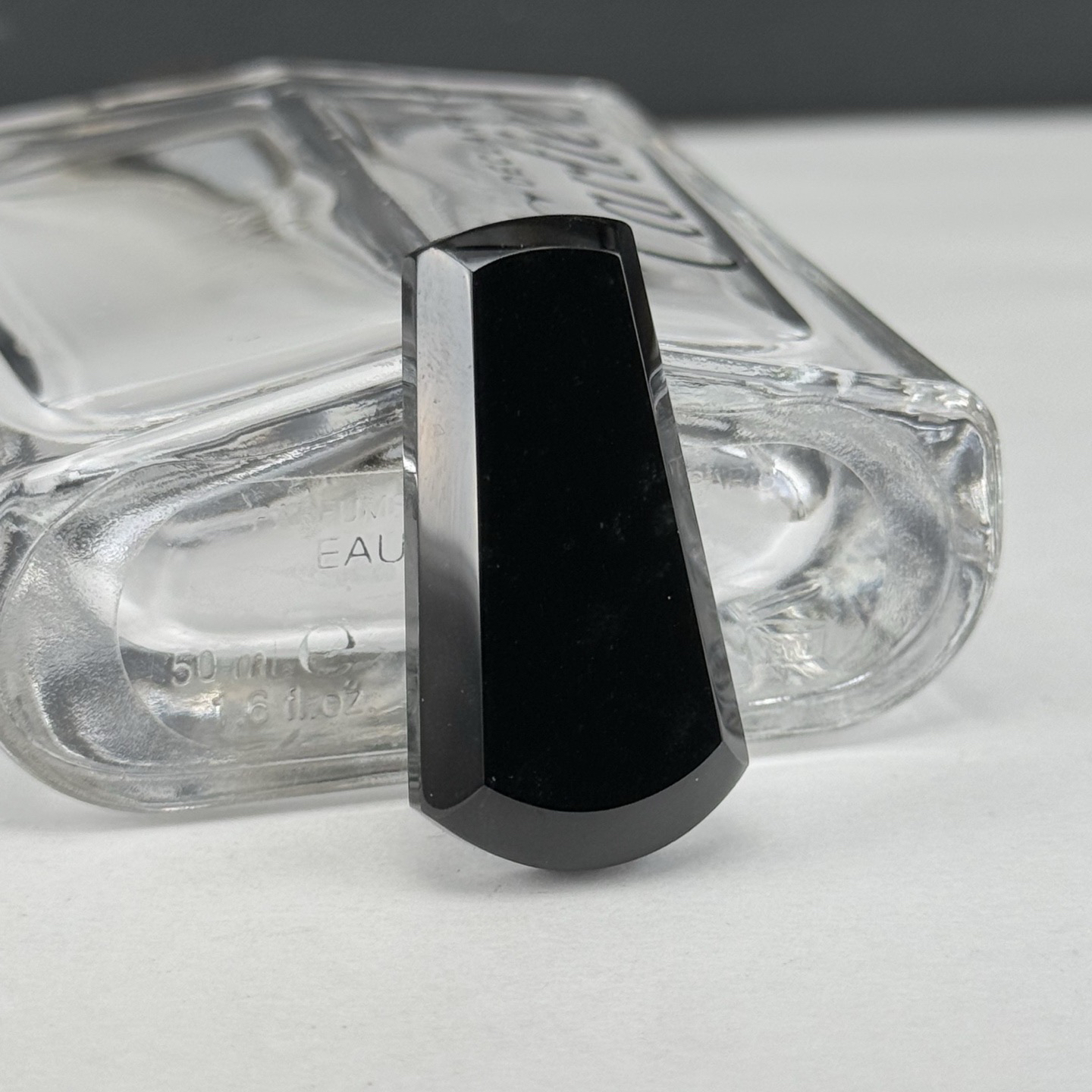 精品墨翠无事牌 种好色正 黑度极好 打灯通透 尺寸35.6