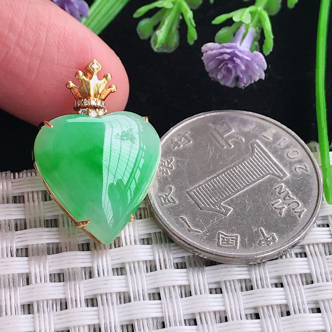 自然光25.2/17.6/6.5老坑18k金镶嵌阳绿爱心吊坠翡翠玉坠挂件