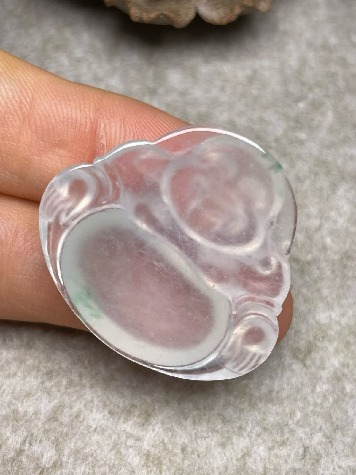 冰种飘绿【佛公】吊坠，种水好，玉质细腻 ，卖相好‘