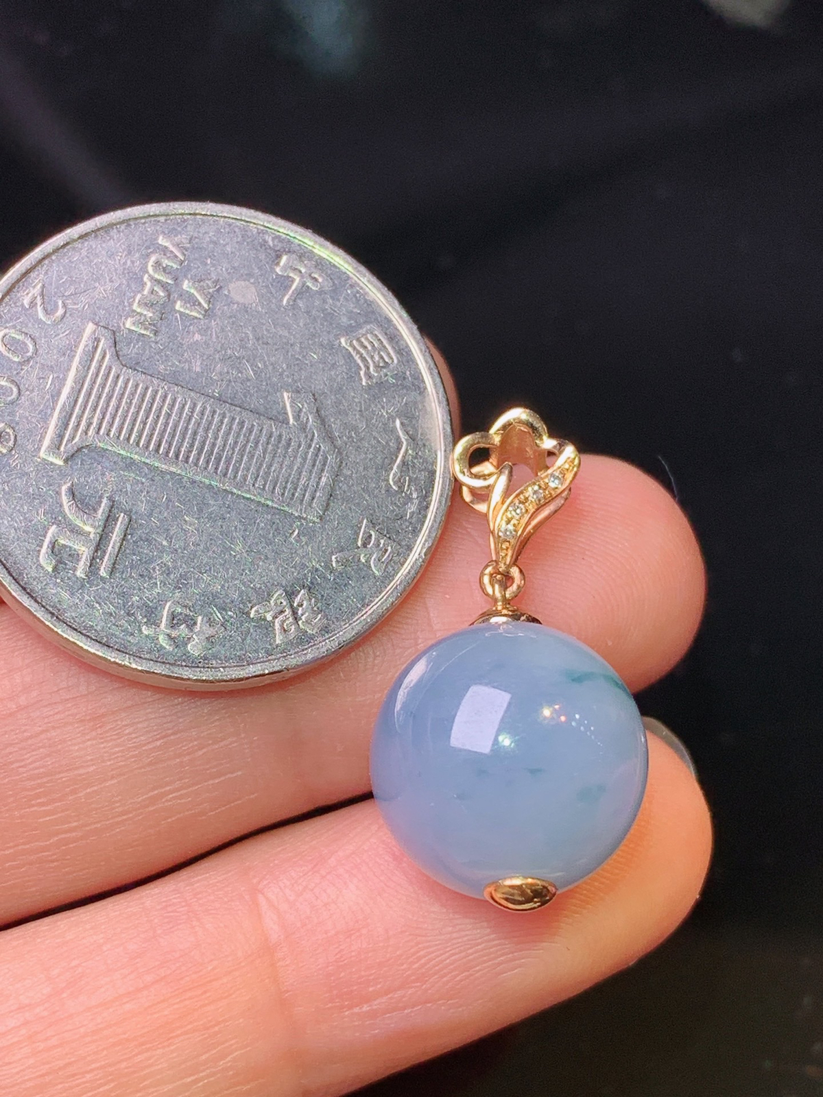 18k金钻镶嵌紫罗兰圆珠吊坠 玉质细腻 色泽清新艳丽 整体尺寸25*13