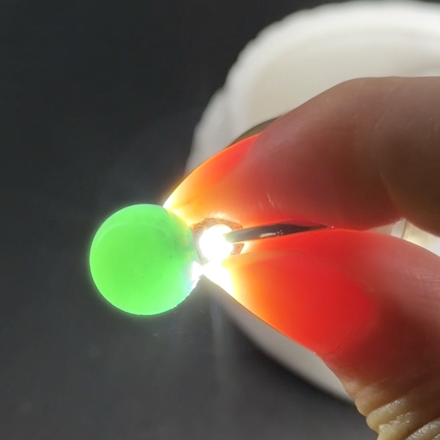 精品18k墨翠珠子耳坠 种好色正 黑度极好 打灯通透 油性十足 尺寸10.4