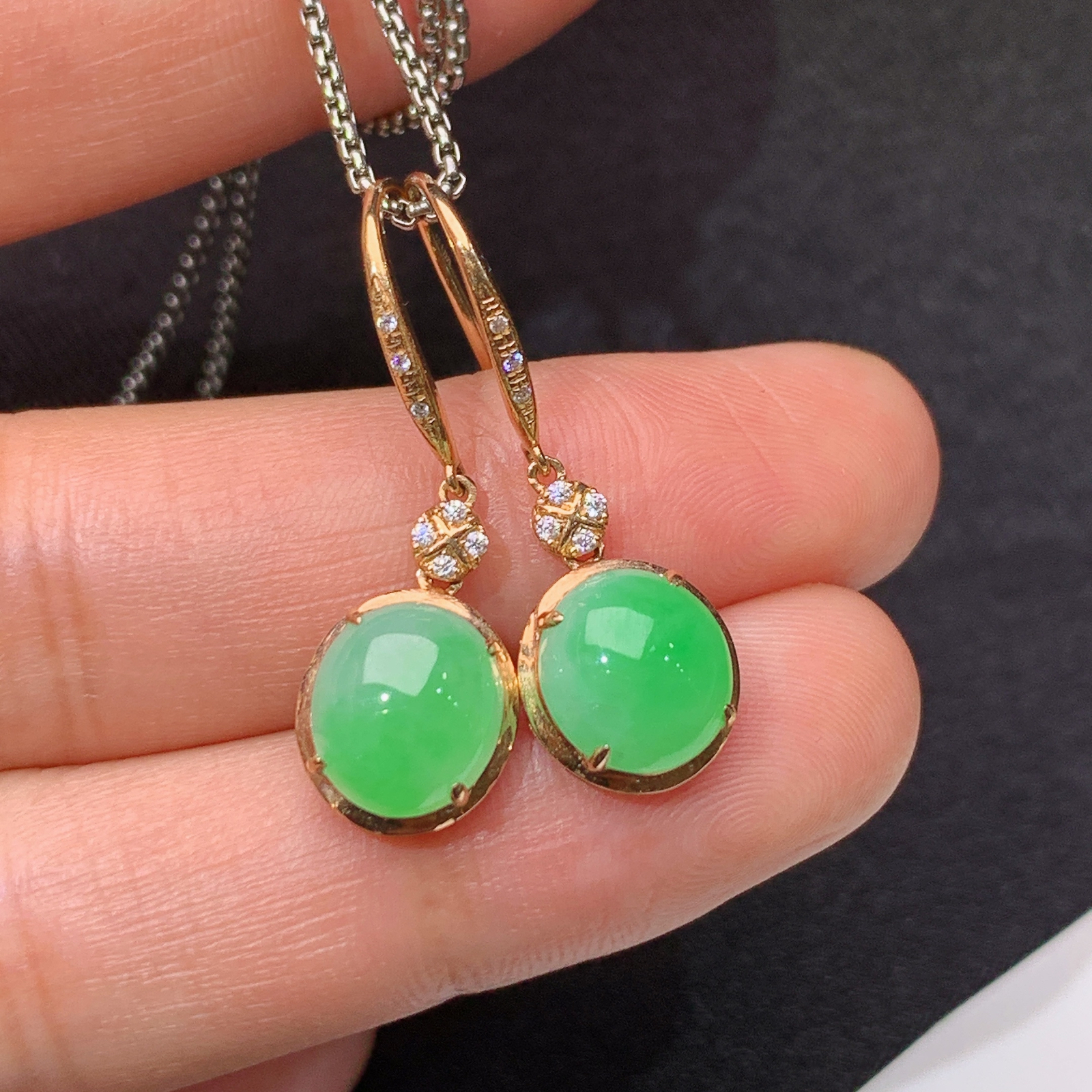 甜绿蛋面耳坠，18k金镶嵌，简约时尚，冰润细腻，种水足，Wzh 尺寸8.7*7.6*3