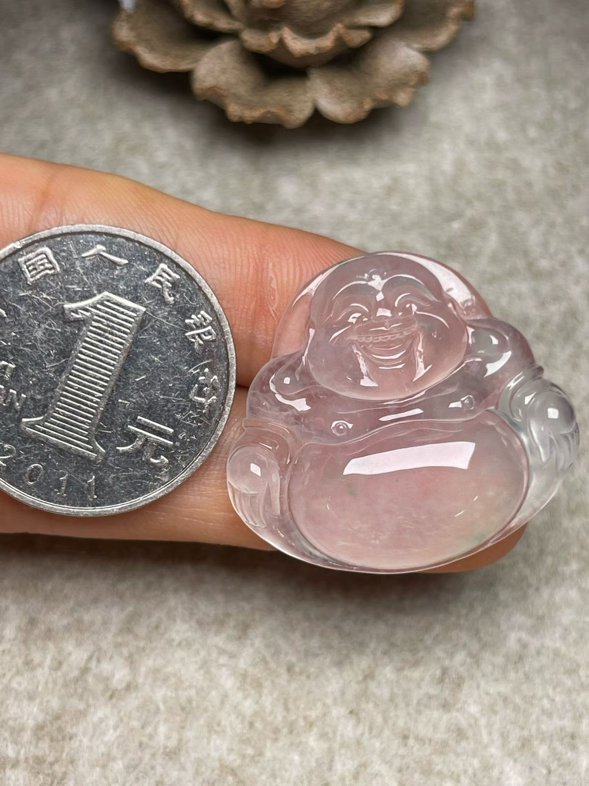 冰种飘绿【佛公】吊坠，种水好，玉质细腻 ，卖相好‘