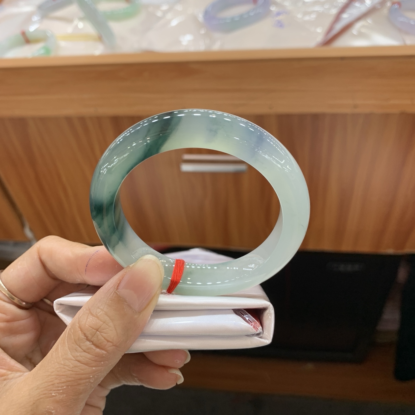 042037GX冰飘花正圈翡翠手镯52.8-11.2-9.3