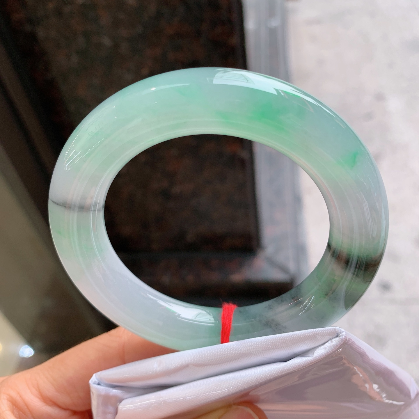 圆条冰种飘花，无裂，尺寸：55.4/13.3/13.2，版型好