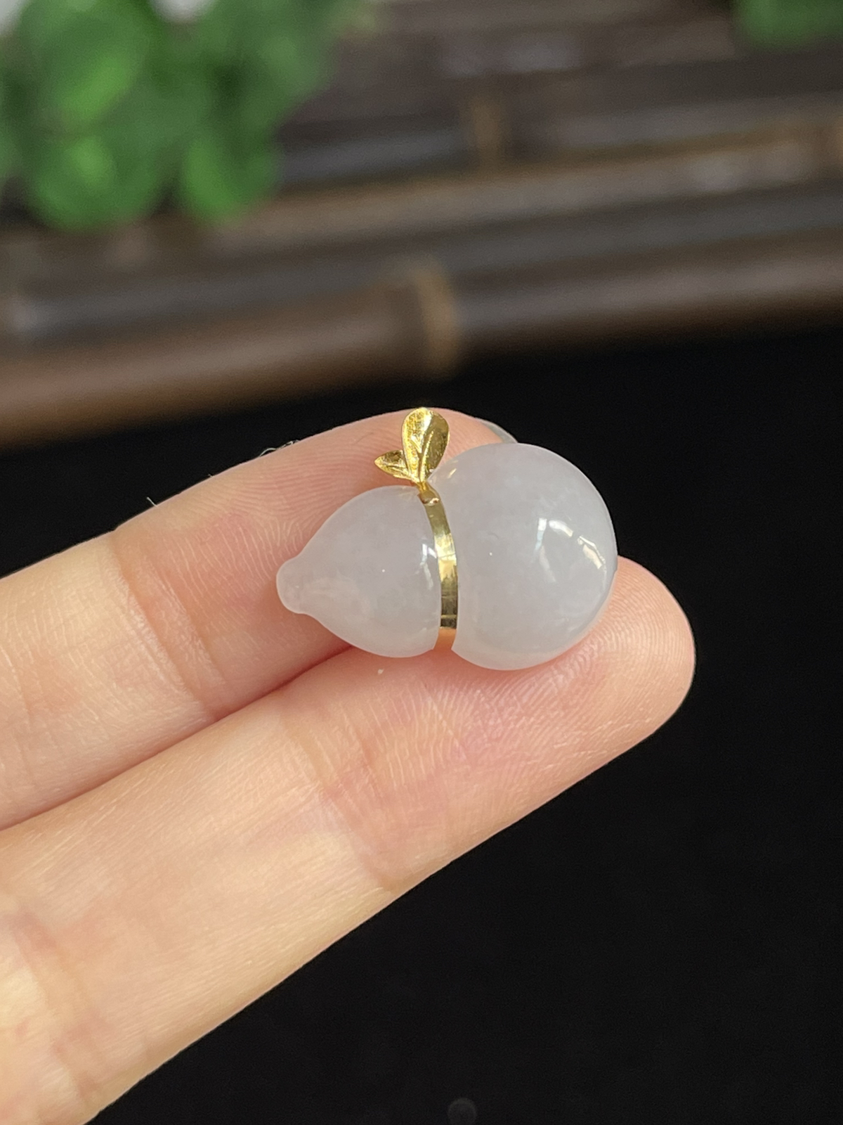 翡翠挂坠，印记：G18K