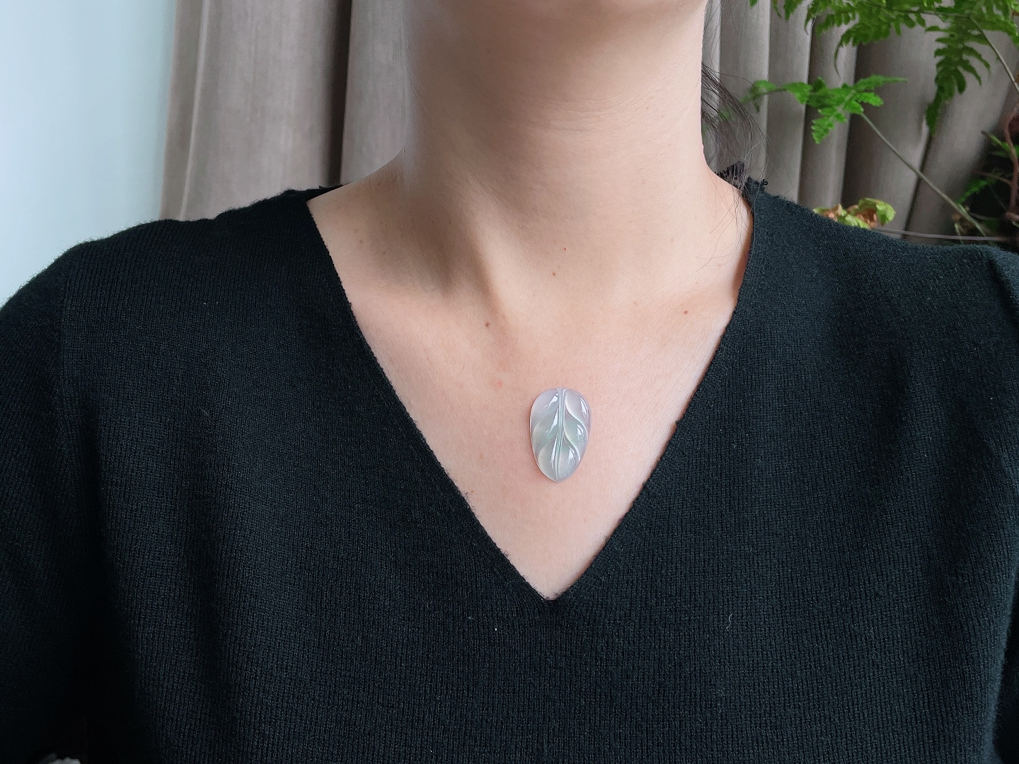 【裸石】叶子大树叶吊坠【说明】缅甸 无裂 性比高  【尺寸】30.4-19.2-3.4【重量】3.9克