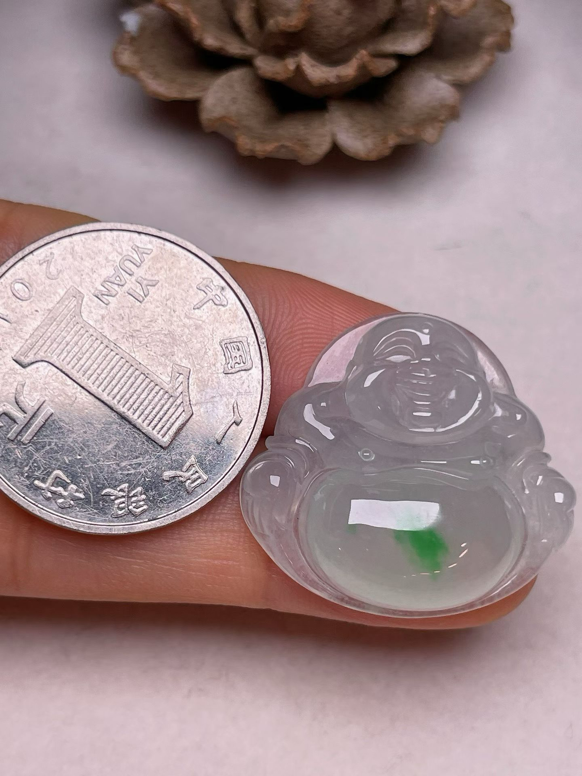 冰种飘绿【佛公】吊坠，种水好，玉质细腻 ，卖相好‘