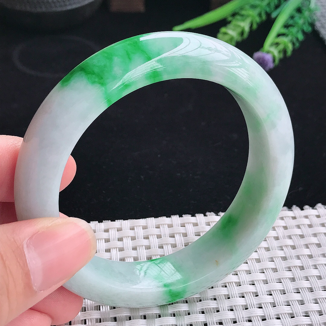 实拍A货翡翠57.5/15/9.8老坑精美飘阳绿手镯翡翠宽边玉镯平安镯