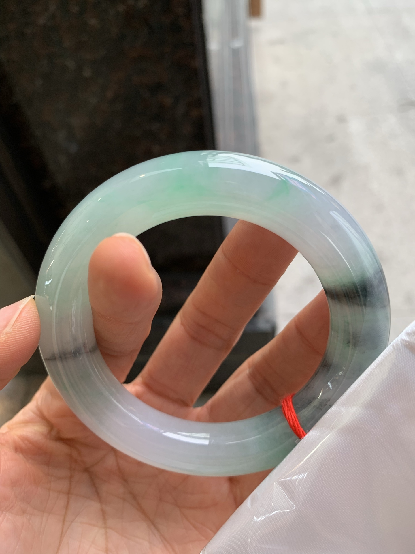 圆条冰种飘花，无裂，尺寸：55.4/13.3/13.2，版型好