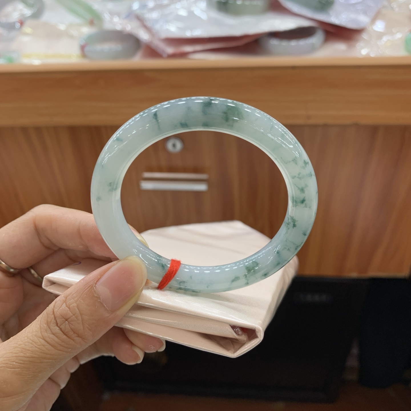 042010FN飘花圆条翡翠手镯53.5-9.3