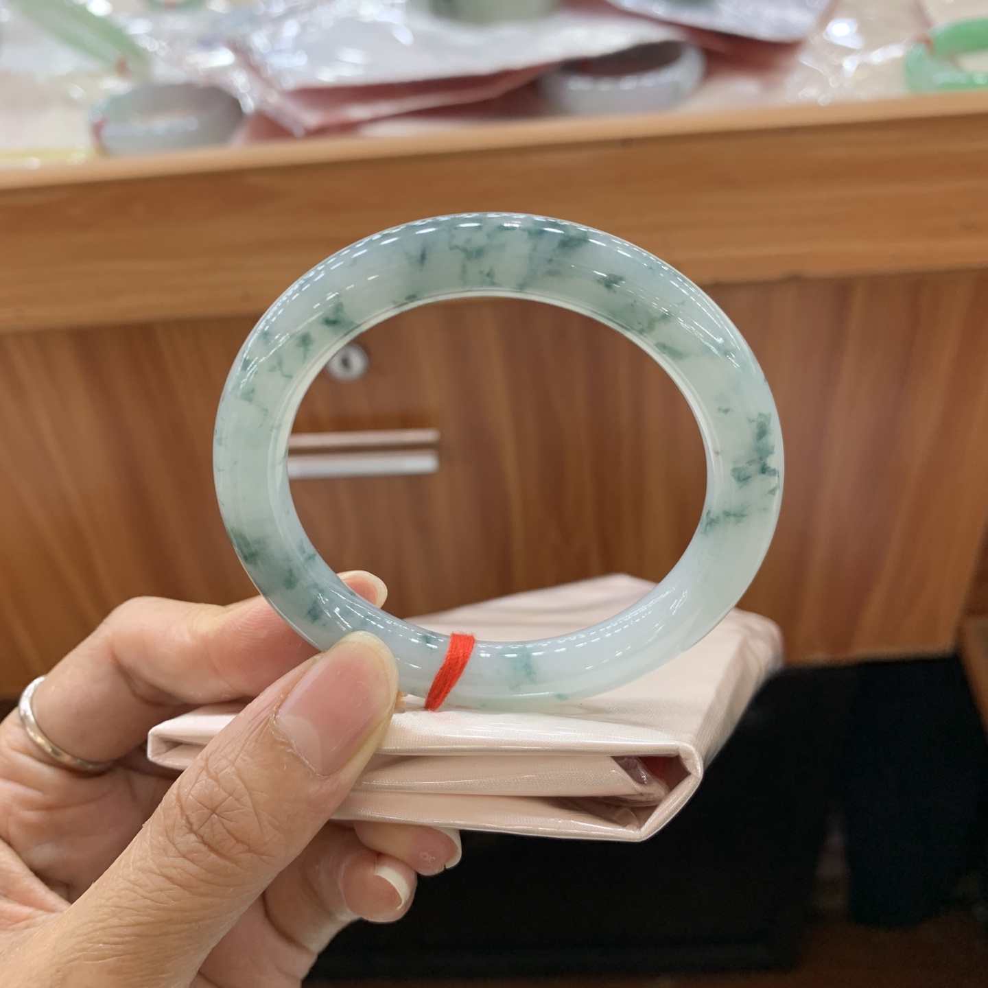 042010FN飘花圆条翡翠手镯53.5-9.3