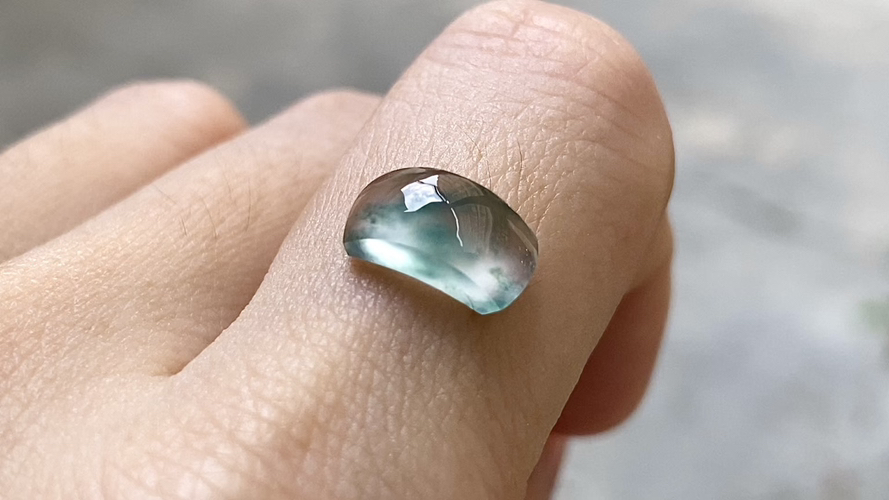 玻璃钢飘彩马鞍，10.2*5*3.8，无裂