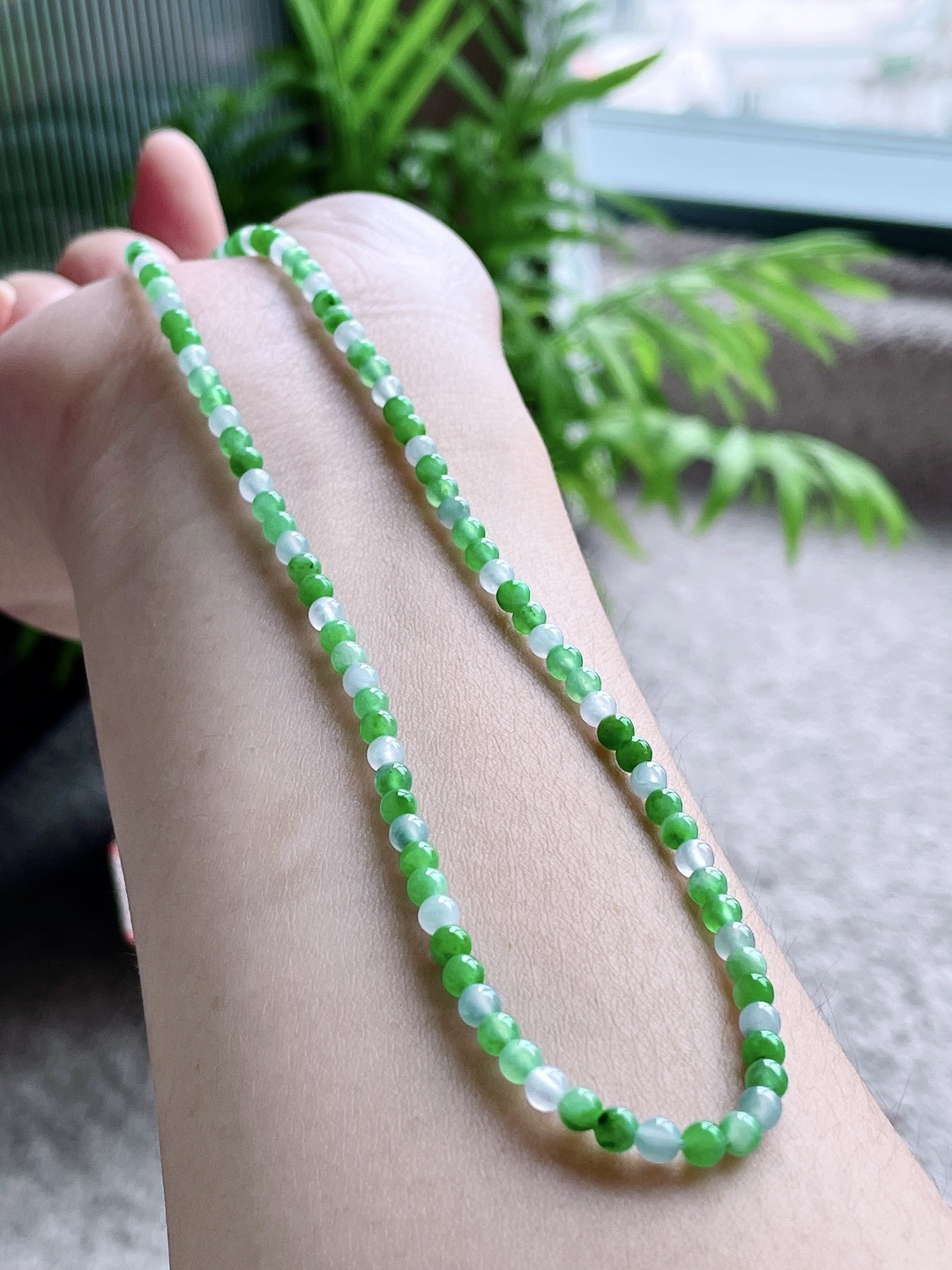 【珠子】冰多宝珠链圆珠珠子珠链【说明】缅甸 性比高  【尺寸】3.3mm，31cm【重量】13.7克