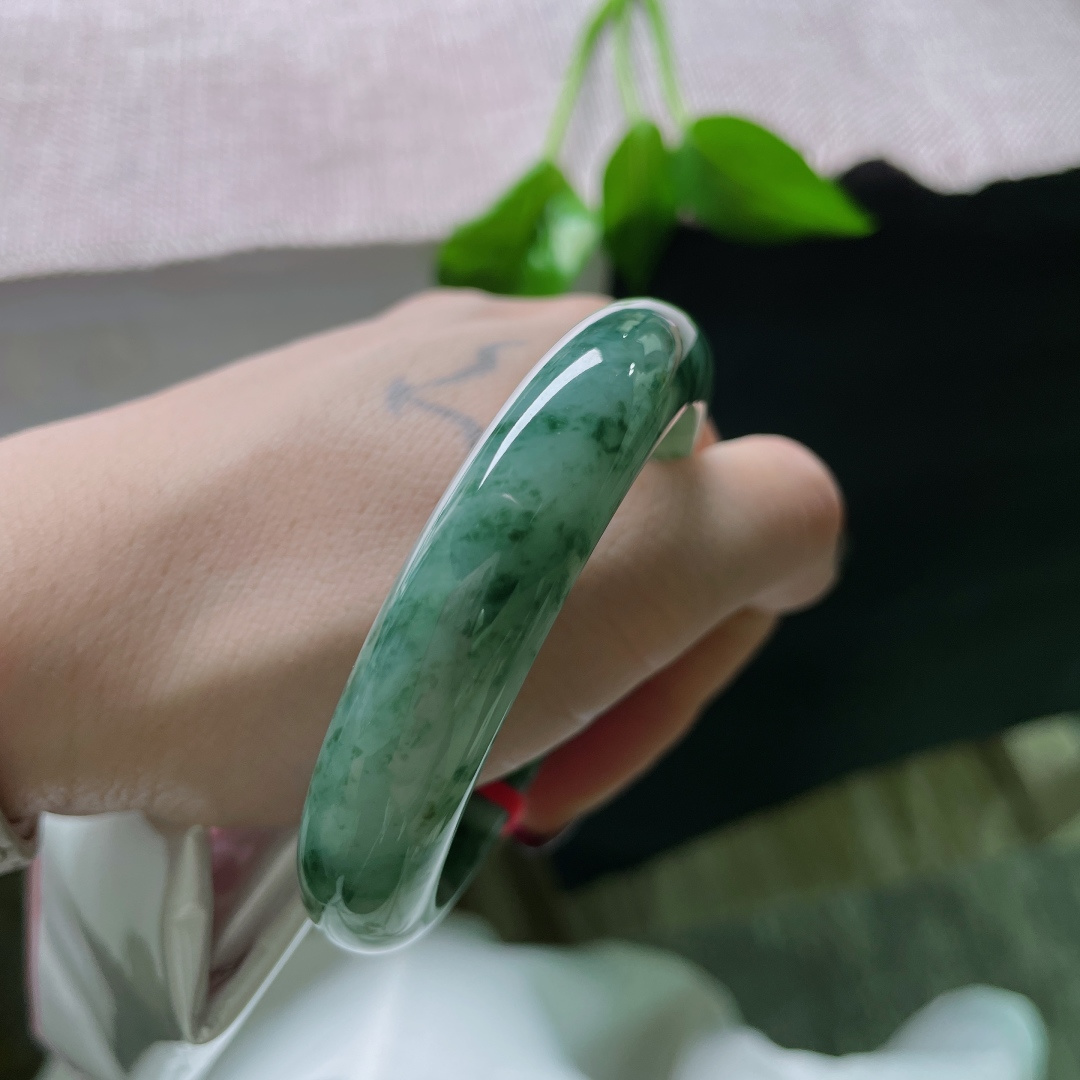 53.6/12.4/7.6飘花正圈，水润，沉稳贵气，典雅，无裂，ss51331a