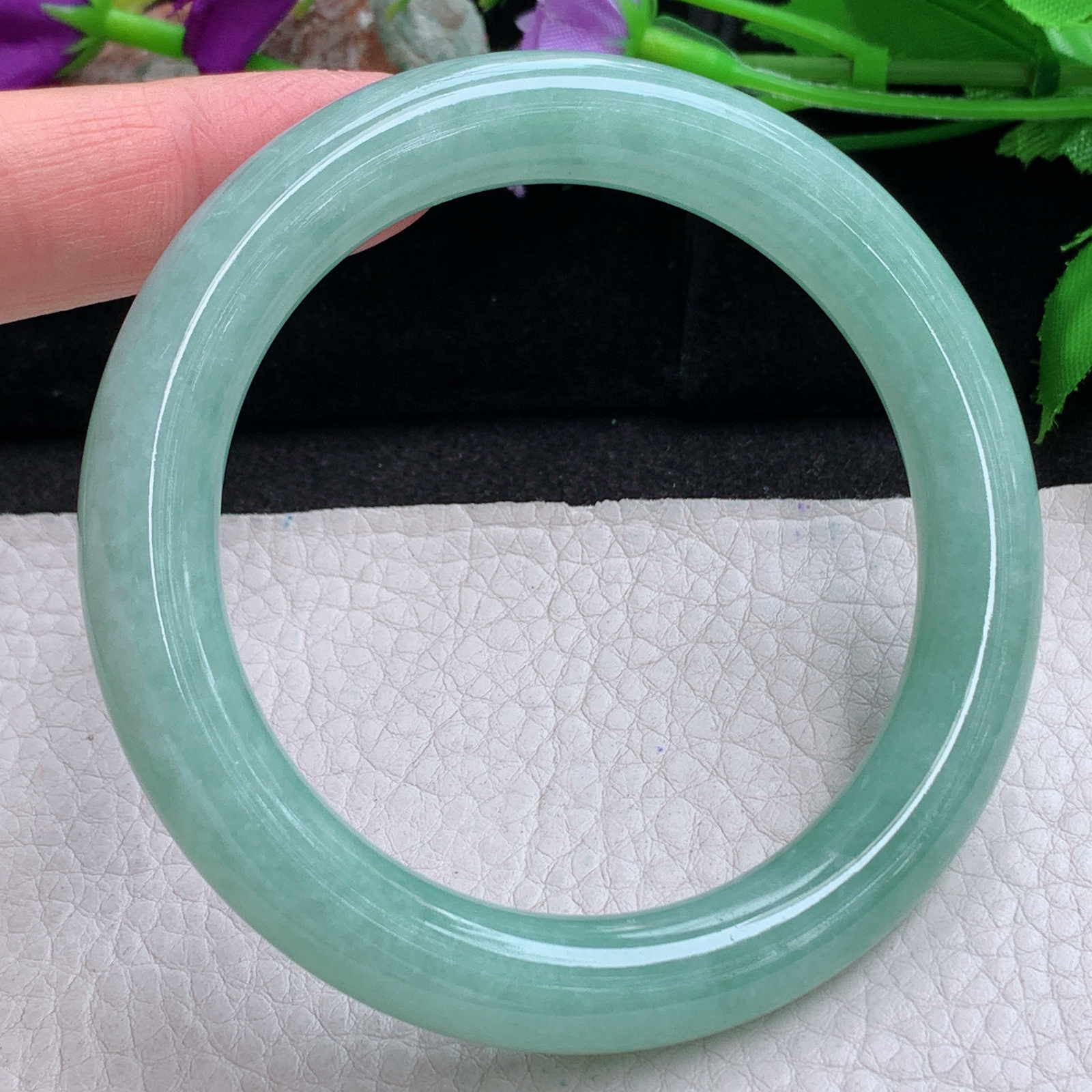 n大圈口59*10.5美人镯 天然缅甸翡翠a货手镯满绿圆条正圈叮当镯