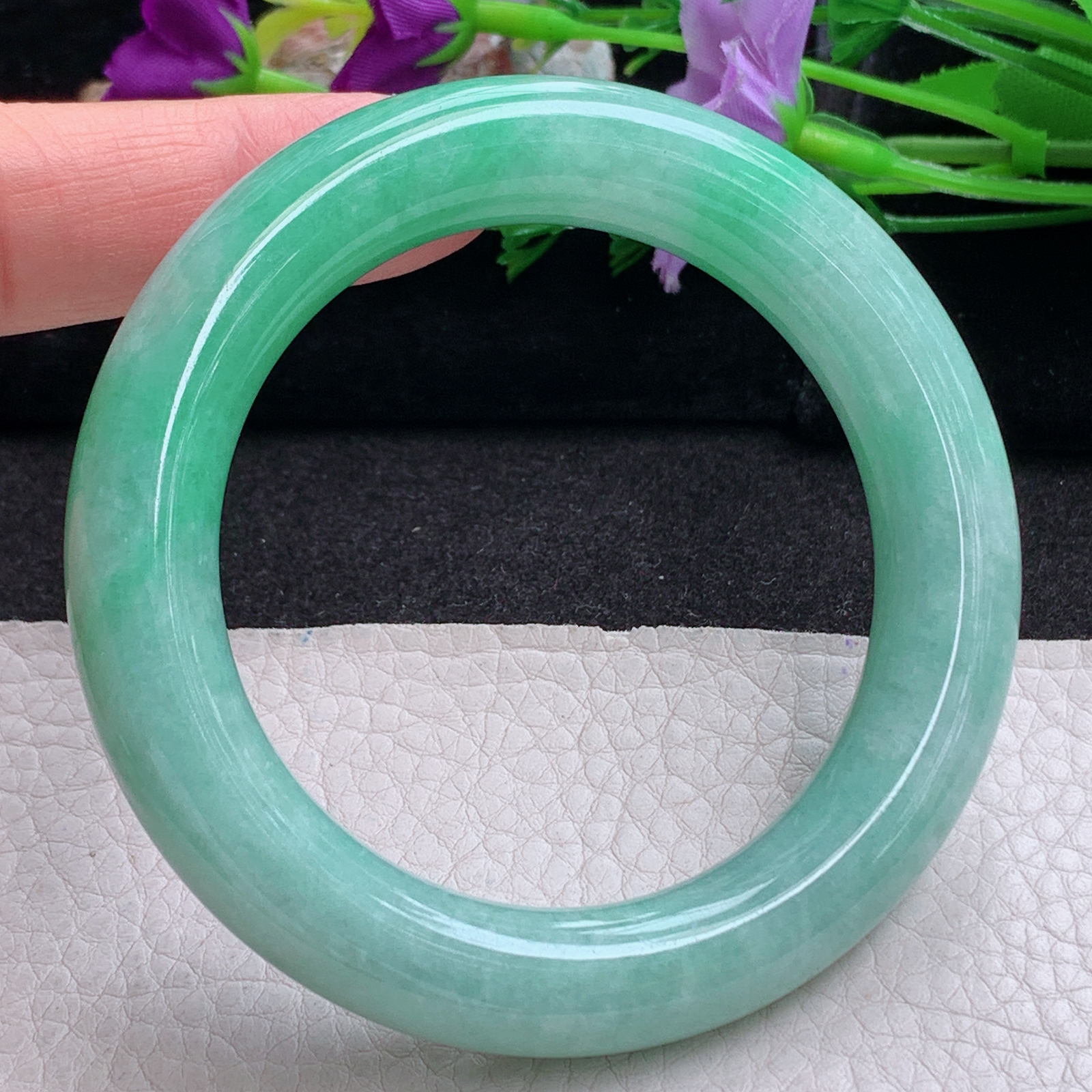 xc实拍55*12*11.5胖圆镯 天然缅甸翡翠手镯飘绿厚装圆条玉镯子