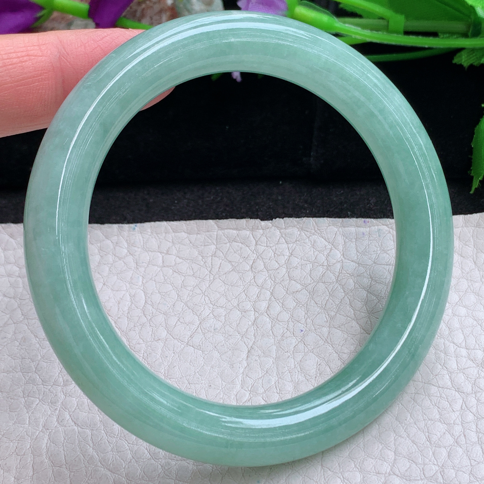 n大圈口59*10.5美人镯 天然缅甸翡翠a货手镯满绿圆条正圈叮当镯