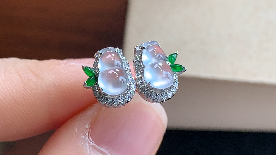 ️ 18K金伴钻冰种葫芦耳钉，尺寸7.6/4.5/3.2mm，包A附证书