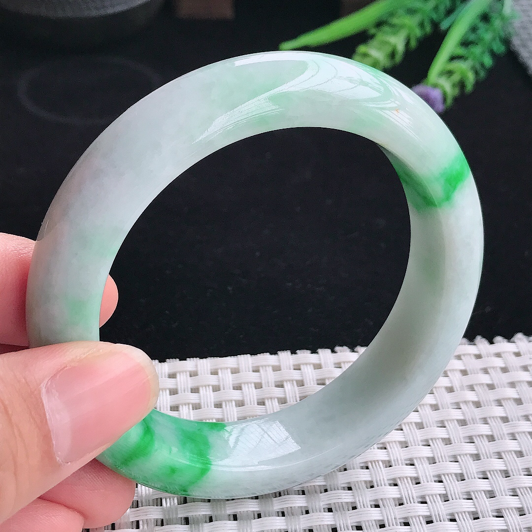 实拍A货翡翠57.5/15/9.8老坑精美飘阳绿手镯翡翠宽边玉镯平安镯