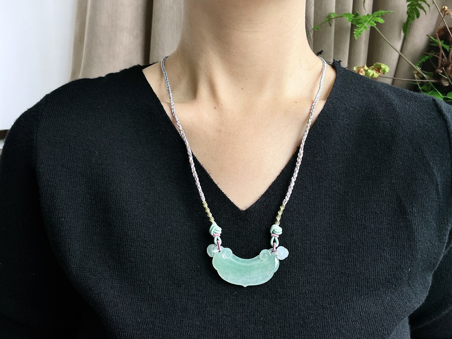 【裸石】冰晴水平安锁吊坠【说明】缅甸 无裂 性比高  【尺寸】50.5-28-5.4【重量】20克