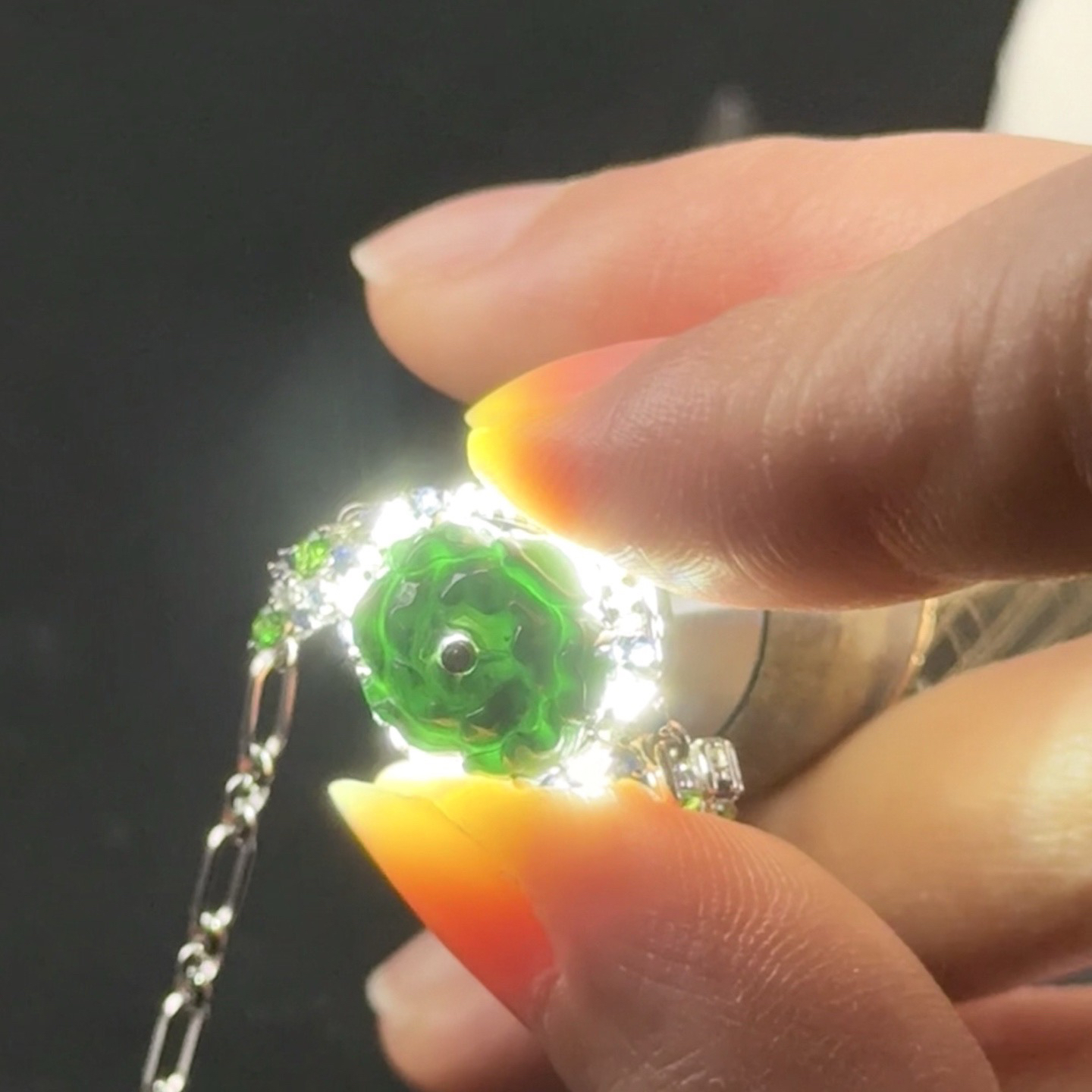 精品18k墨翠手链 种好色正 黑度极好 打灯通透 油性十足 尺寸10.8