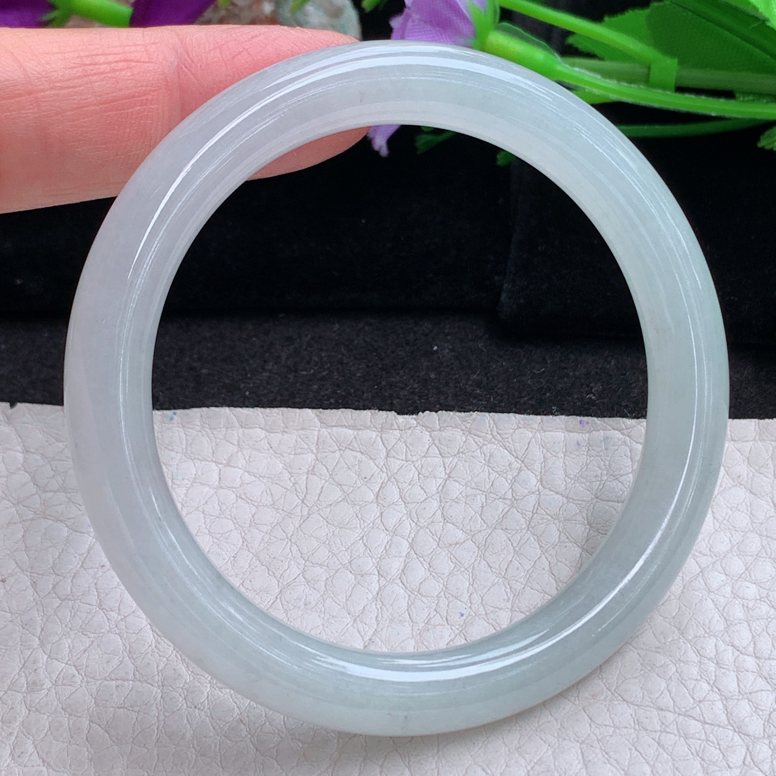 n实拍54.3*8.3美人镯 天然缅甸翡翠a货手镯淡绿圆条正圈叮当镯