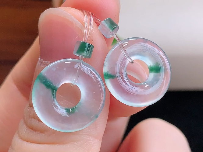 ️ 甜甜圈一对，尺寸取一14.7-2.6mm，包A附证书