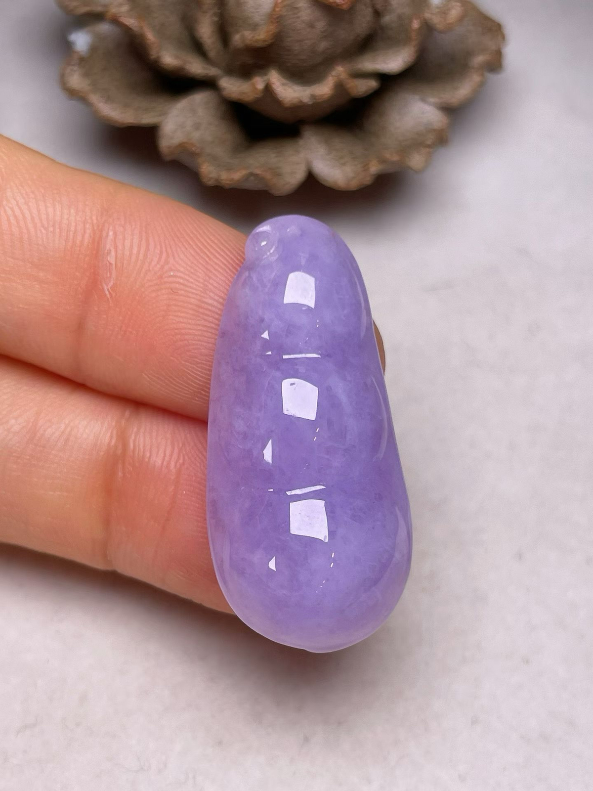 冰糯种紫罗兰【福豆】吊坠，种水好，玉质细腻 ，卖相好‘