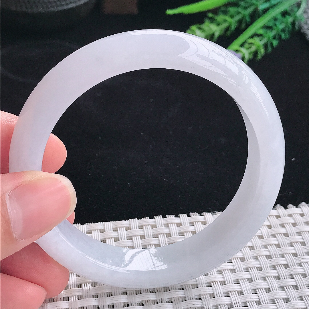 实拍A货翡翠57.5/13.5/8.6老坑冰润水灵月光白手镯翡翠宽边玉镯平安镯