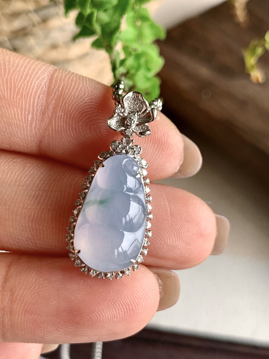 ️冰紫底豆子飘花福豆吊坠，缅料，18k金镶嵌，无裂，性比高，38.5-12.7-9，17.5-10.2-3，3.4克