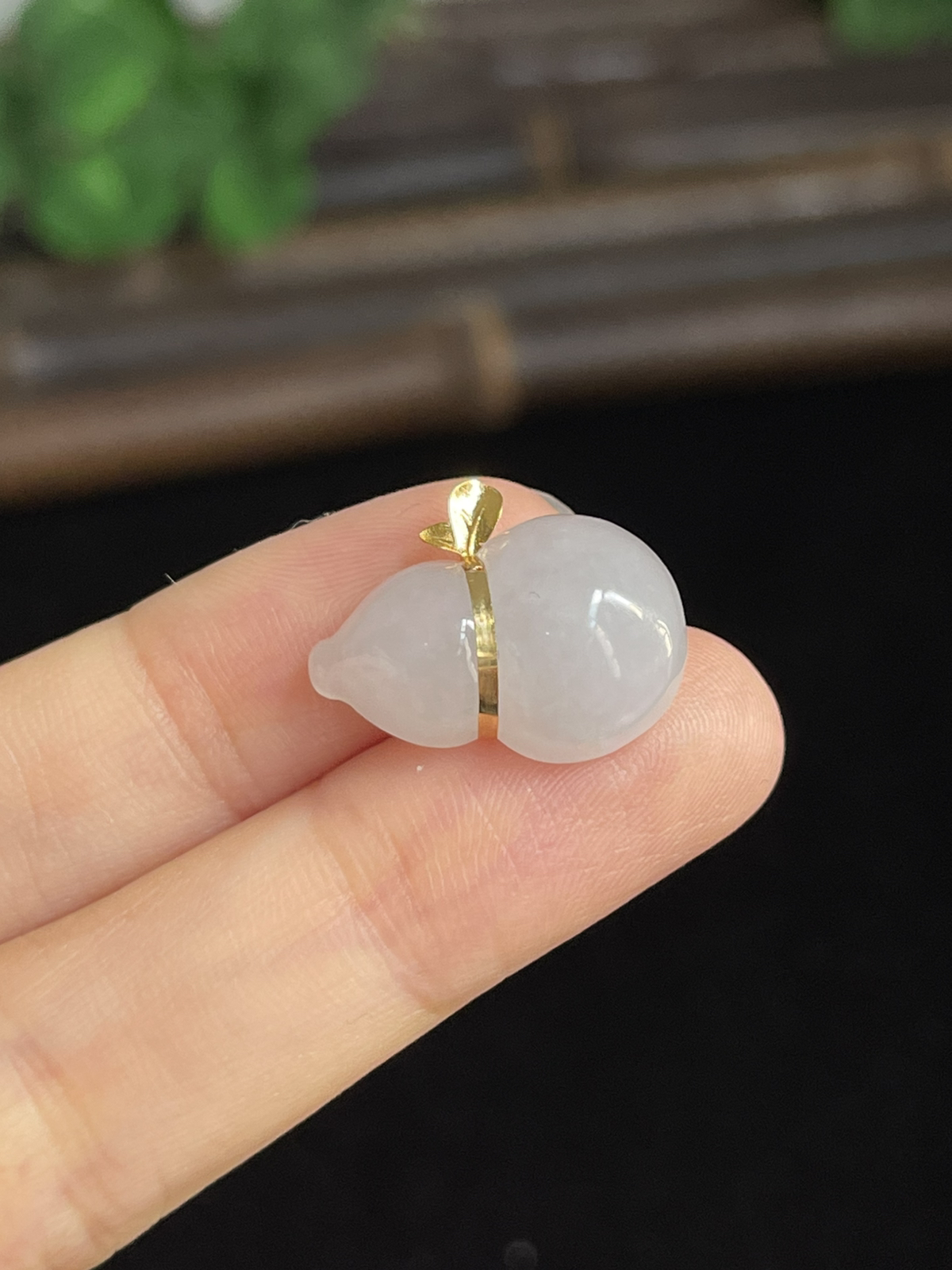 翡翠挂坠，印记：G18K