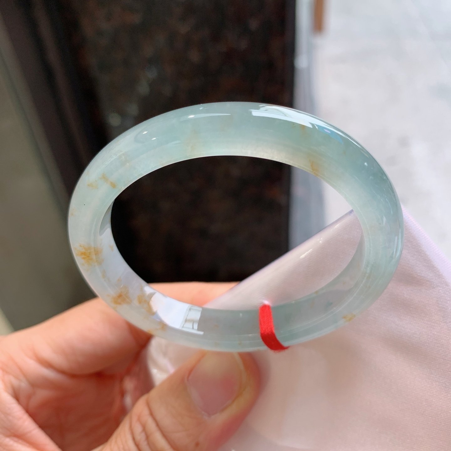 贵妃冰黄翡 无裂 尺寸：53.8/47/9.3/7.5 起荧光