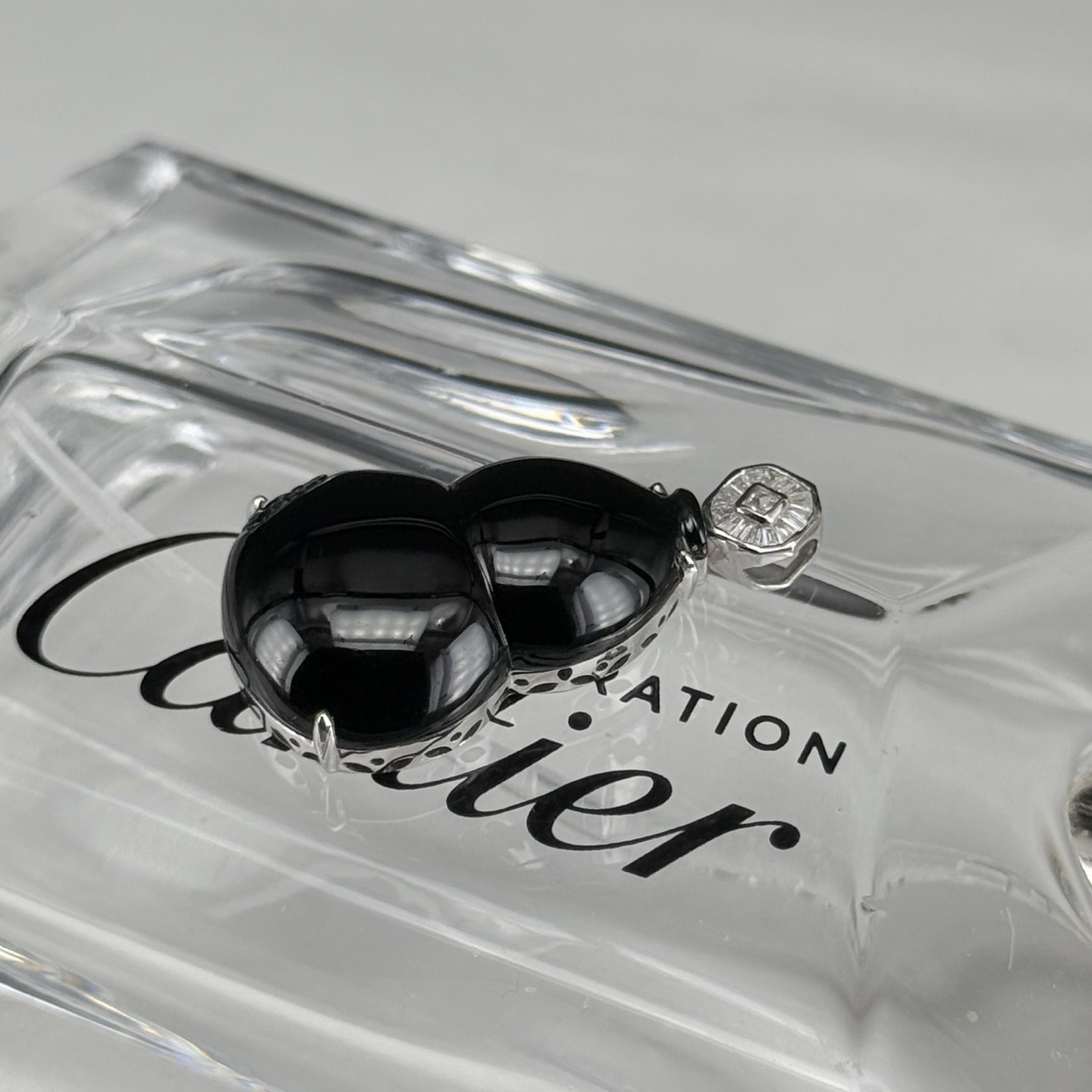 精品18k墨翠葫芦吊坠 种好色正黑度极好 打灯通透 油性十足 尺寸32.2