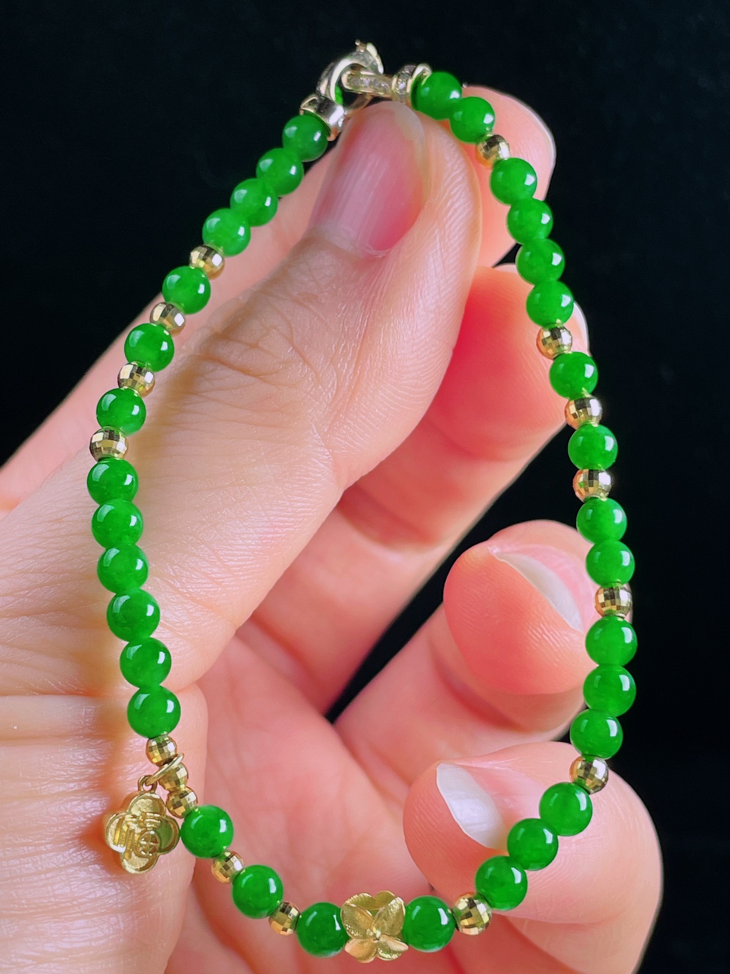 ️辣绿手串，老种起光，细底通透，尺寸：4mm0420