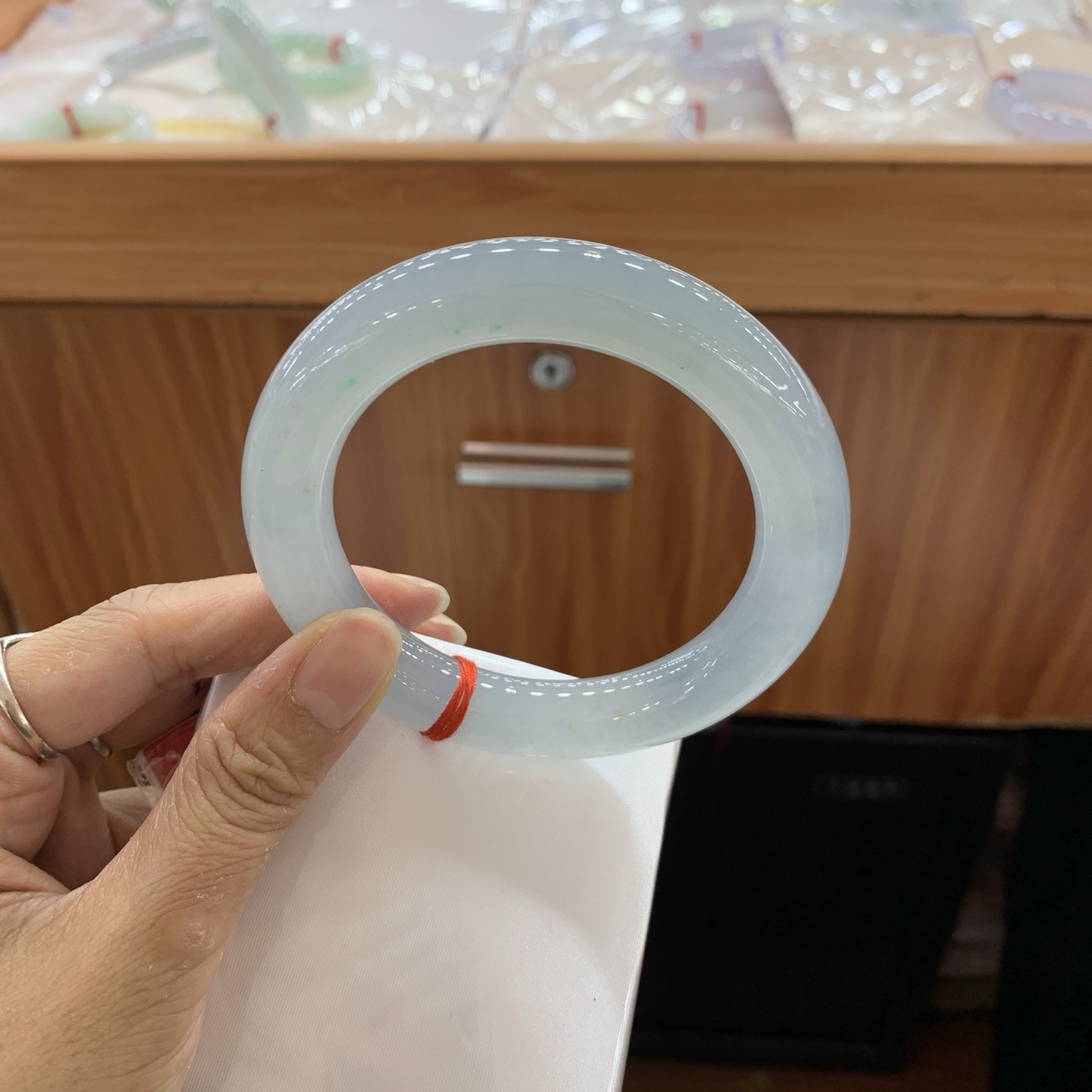 042040CZ冰胶蓝大圈口圆条翡翠手镯60-12.2-12.4