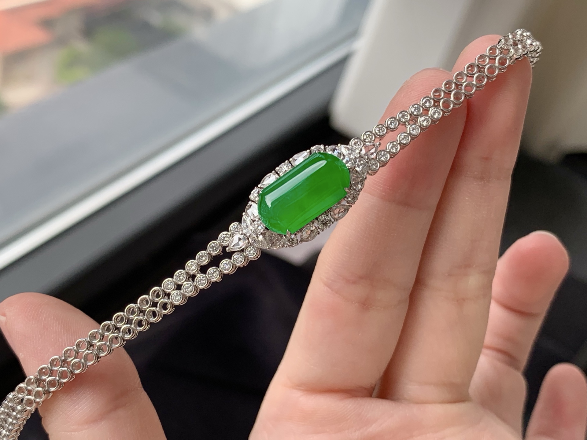 ️【18k金镶嵌马鞍手链】种老细腻，色阳浓郁起胶，尺寸：长度：17.5，成品：21.1*12.1*8.2，裸石：14.8*8,b17419